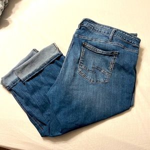 Size 24 Silver Jeans Elyse Capris